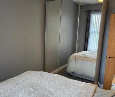 Flat 1, 22 Eglantine Avenue, Off Malone Road, Belfast, BT9 6DX - Photo 1