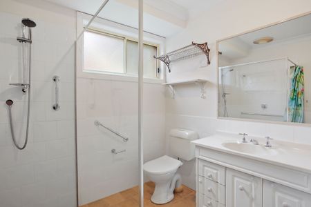 Peaceful Living, Perfect Location! - Photo 5