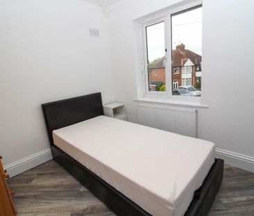 4 bedroom terraced house to rent - Photo 5