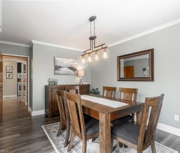 22 FERNWOOD Crescent, Hamilton, Ontario, L8T3L1 - Photo 4
