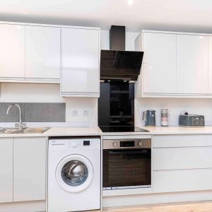 6 x Modern Double En-Suite Furnished Rooms Room 3 - Photo 3