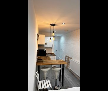 Studio Flat, Woodland Terrace, SE7 - Photo 3