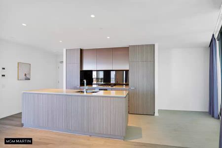 MGM MARTIN - FURNISHED THREE BEDROOM APARTMENT - Photo 4