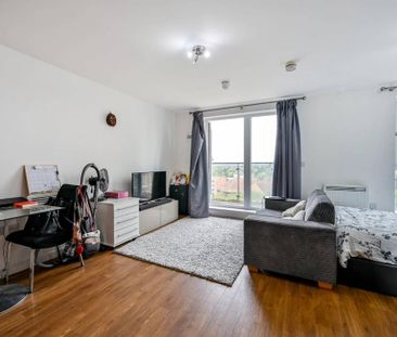 Studio to rent - Photo 6