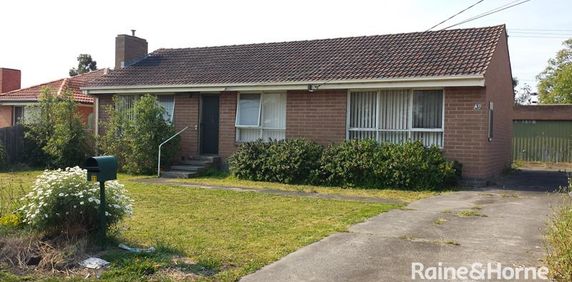 31 Wallarano Drive, Noble Park, VIC 3174 - Photo 2