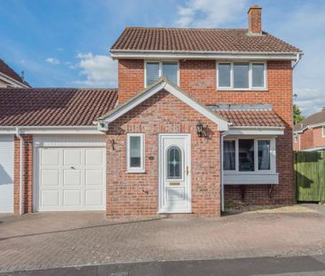 4 bedroom semi-detached house to rent - Photo 3