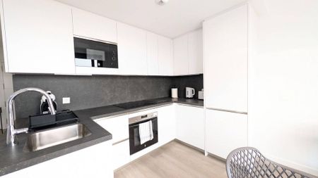 2 room luxury Flat for rent in Torremolinos, Andalusia - Photo 4