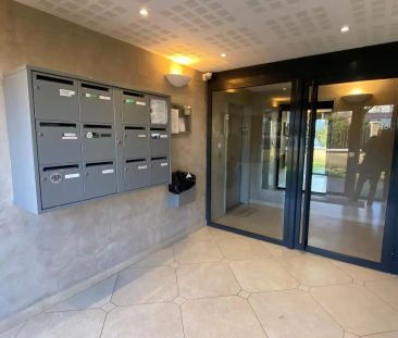 Appartement à louer 3 pièces 72.57m² - Photo 2