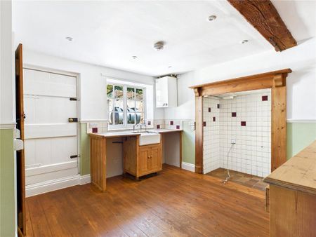 4 bedroom semi-detached house to rent - Photo 4