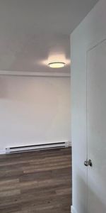 51/2 a Boisbriand dispo 1Décembre 2025 les inclus : internet 2 stationnements, Loker, Thermopompe - Photo 3