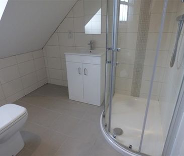 3 bedroom flat to rent - Photo 5