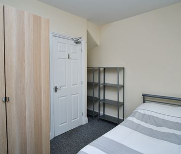 24 Paget Street - Photo 1