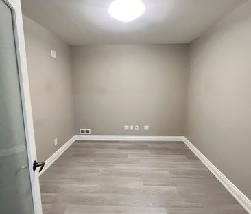 For Lease - 4641 Keystone Crescent, Burlington, Ontario - Photo 1