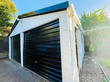 Spacious & Sunny 3 bedroom house Ready to move in! - Photo 3