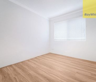 Stylish 2-Bedroom Apartment with Lock-Up Garage in Prime Parramatta... - Photo 2