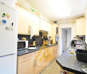 4 bedroom terraced house to rent - Photo 3