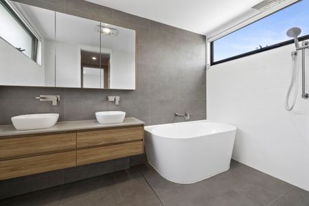 2/45 Wilton Terrace, Yeronga QLD 4104 - Townhouse For Rent | Domain - Photo 3