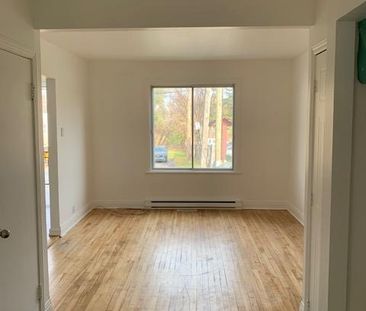 🏡 5½ à louer – Thermopompe, cour arrière et stationnement – Saint-J... - Photo 3