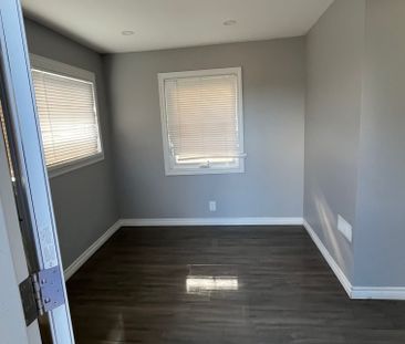 For Lease - 259 Tiffin Street, Barrie, Ontario - Photo 3