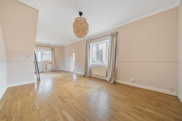 3 bedroom end of terrace house to rent - Photo 1