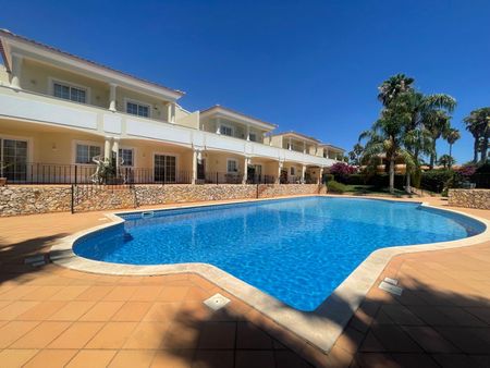 Excellent 2 bedroom duplex flat, in a singular condominium with swimming pool in Almancil. - Photo 3