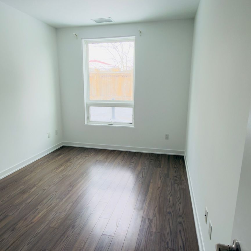 For Lease - 3560 St Clair Avenue Unit# 106, Toronto, Ontario - Photo 1
