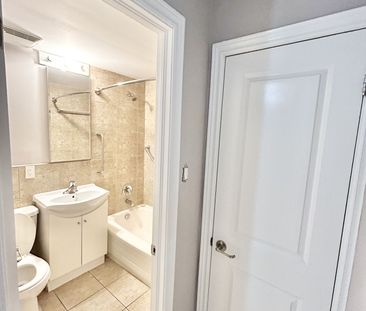 For Lease - 11 Thirty Third Street Unit# 104, Toronto, Ontario - Photo 5