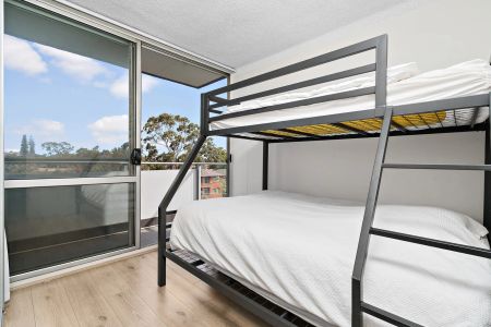 Fully Furnished Apartment in Prime Harris Park Location - Photo 2