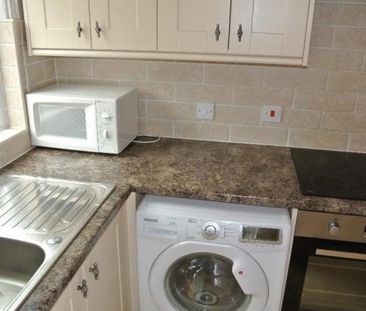 2 Bed - 9 Beamsley Place, Hyde Park, Leeds - LS6 1JZ - Student - Photo 4