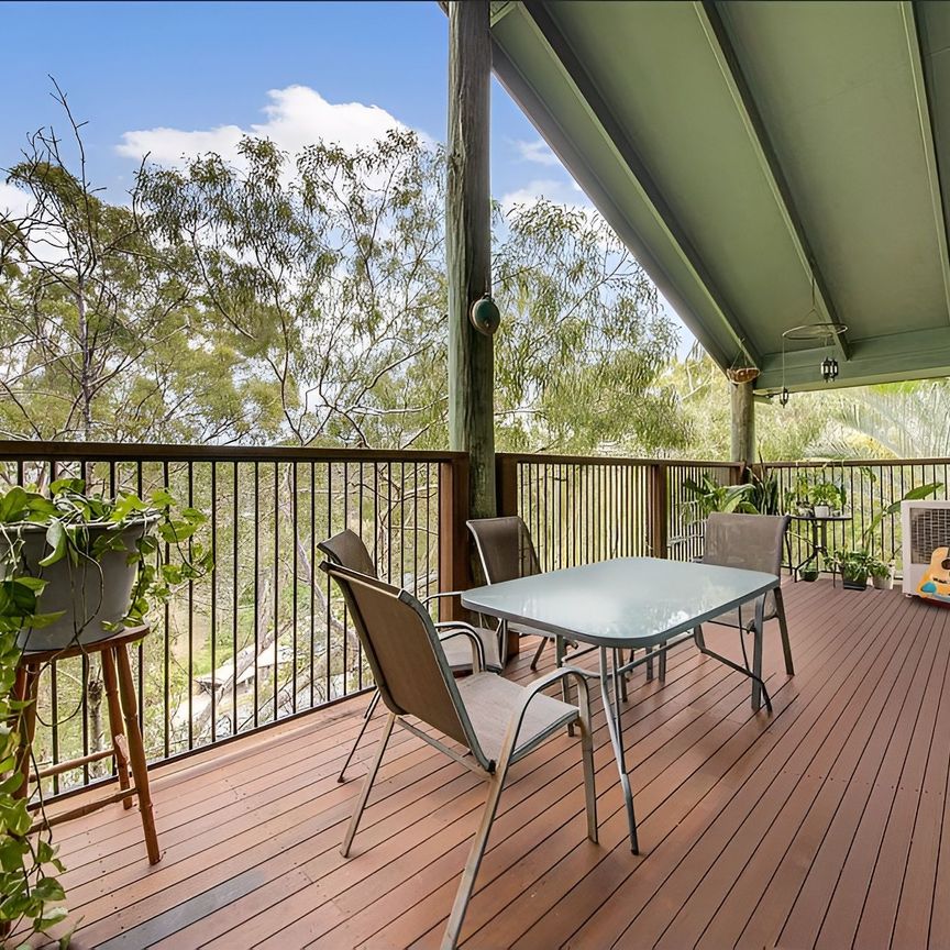 :: Two story Home in Glen Eden - Photo 1