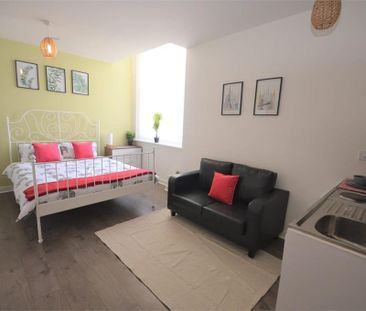 Studio to rent - Photo 1