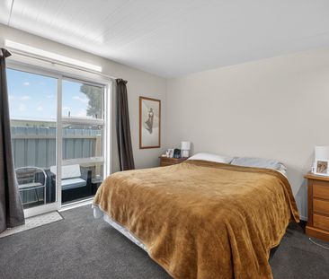 Modern 1-Bedroom Standalone Home - Prime New Brighton Location - Photo 3