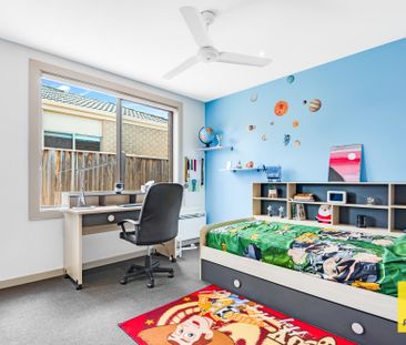 Vibrant and Contemporary Home in Perfect Location! - Photo 2