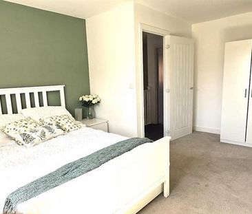 4 bedroom detached house to rent - Photo 6