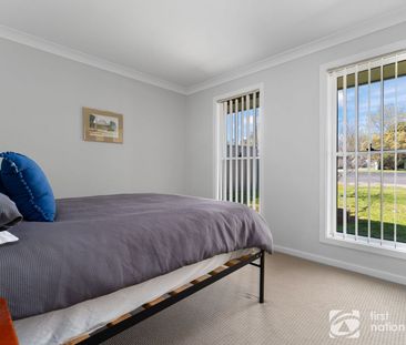 3 BEDROOM 2 BATHROOM FULLY FURNISHED HOME - Photo 3