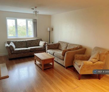 2 bedroom flat to rent - Photo 2