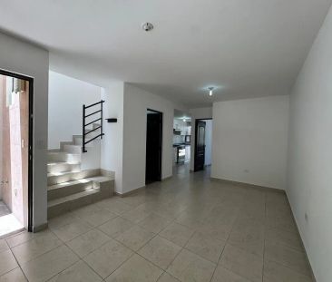 Casa En Renta De 3 Recámaras, Una Recámara En Planta Baja, Zona Son... - Photo 1