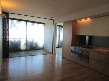 Luxury Two-Bedroom Apartment in Central Park Precinct - Unparalleled Lifestyle and Convenience - Photo 2