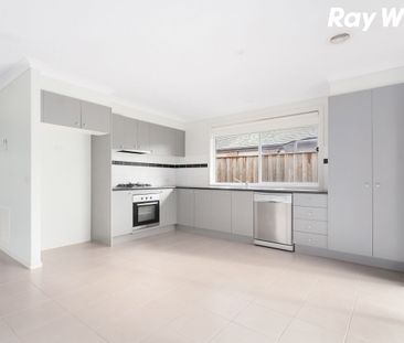 LOVELY FAMILY HOME! - Photo 6