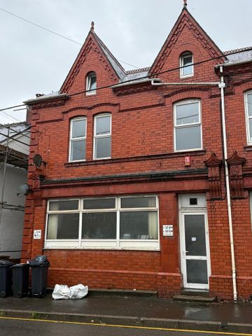 2 bedroom maisonette to rent - Photo 4