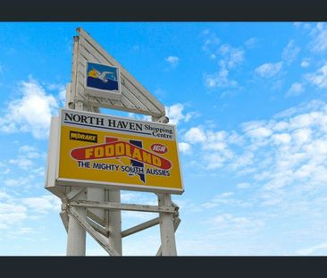 Lovely Maintained Character Bungalow in Prime Location - Photo 3