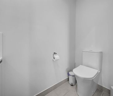 Where Everyday Living Feels Like a Holiday – 78 Columbus Street, Bu... - Photo 3