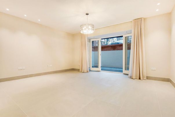 Fitzjohns Avenue, Hampstead, London - Photo 1