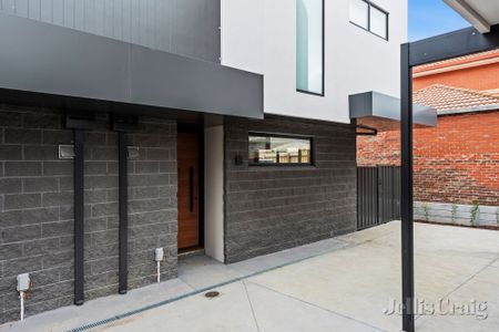 4/9 Smith Street, Thornbury - Photo 3