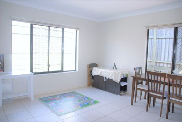 One of the best 4 bedroom house in Calamvale - Photo 1