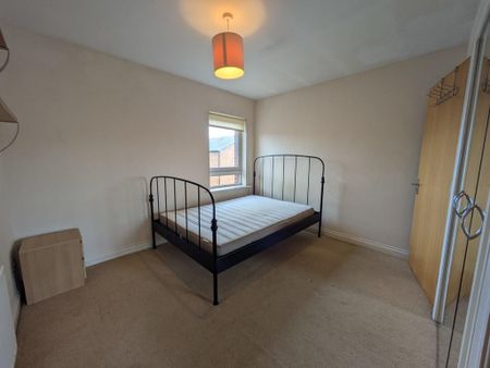 3 bedroom flat to rent - Photo 3