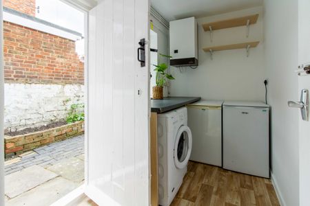 Room 1 - Photo 3
