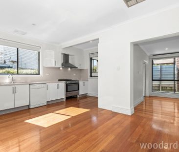 Family Home in Fantastic Location - Photo 5