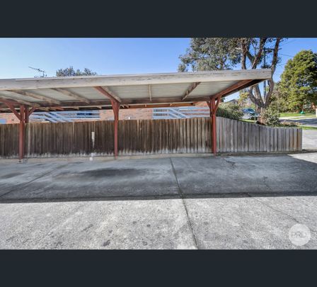 1/14 Aquila Court, Ballarat North, Vic 3350 - Photo 1