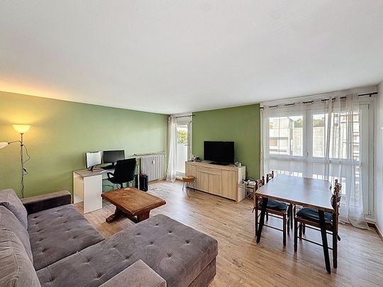 Appartement à louer - ÉPERNAY - Appartement 3 pièces avec balcon - Photo 1